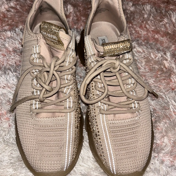 Steve Madden Sneakers SM NY90 size 10 women’s worn twice - Picture 2 of 7